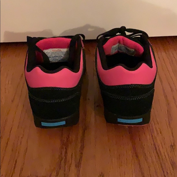 Heely’s - Picture 2 of 5